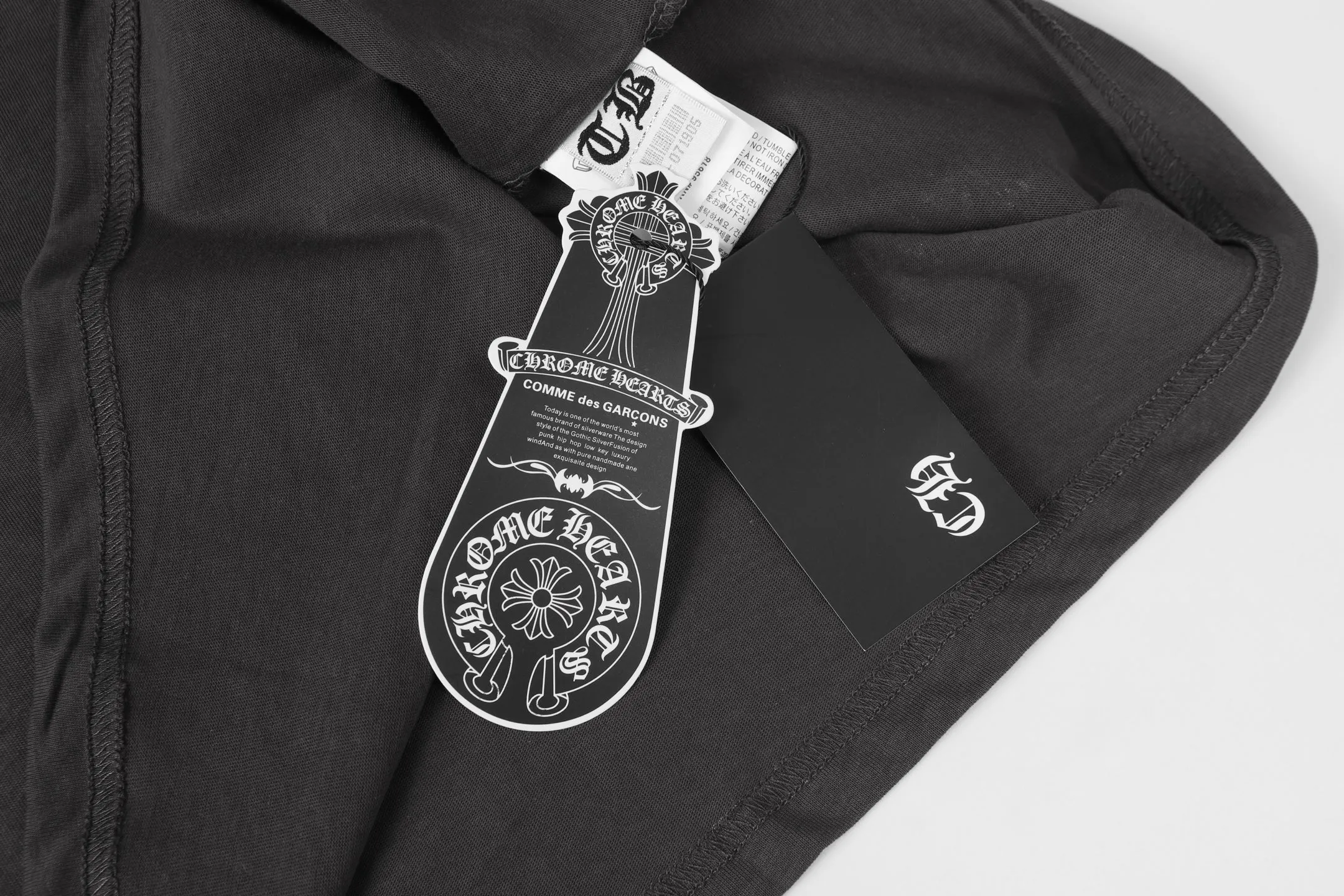 P150 -Chrome Hearts/Chrome Hearts 23ss scroll horseshoe Sanskrit printed popular long-sleeved T-shirt -High weight, high density and high quality. The wool is soft, delicate and skin-friendly. Soft and silky to the touch. Excellent warmth and skin-friendly properties. -Customized weaving and dyeing, no color difference, no matter the fabric or workmanship details. Compare the ordinary version on the market. -Colour: black, white, gray. -Size: S M L XL
